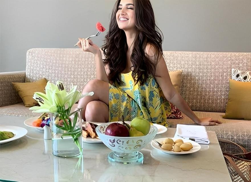 Culinary explorer- Tara Sutaria never shies away from trying new flavors and cuisines.